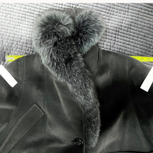 Woman cashemere/angora/wool short coat with arctic fox collar and cuffs - Picture 16 of 16